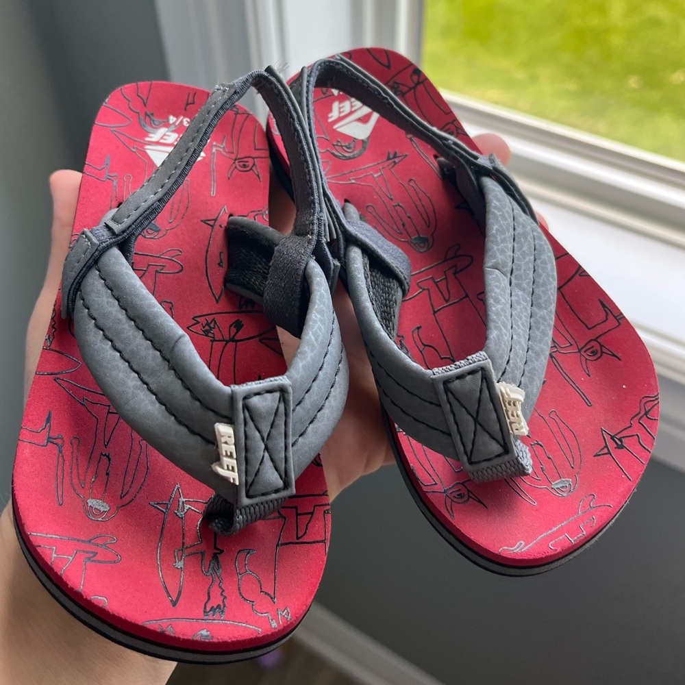 NWOT REEF Baby Flip Flops